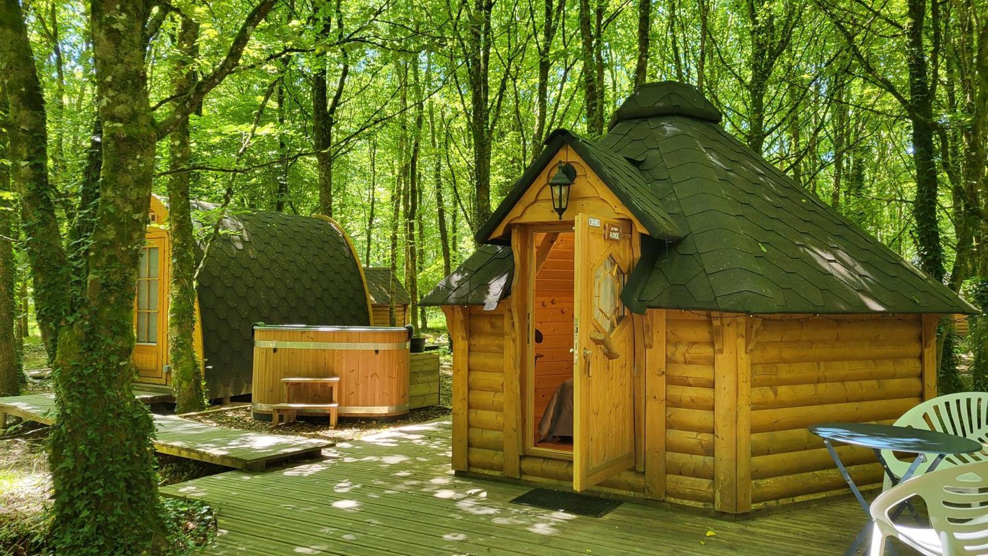 Le Domaine Insolite De Broceliande بيامبونت المظهر الخارجي الصورة